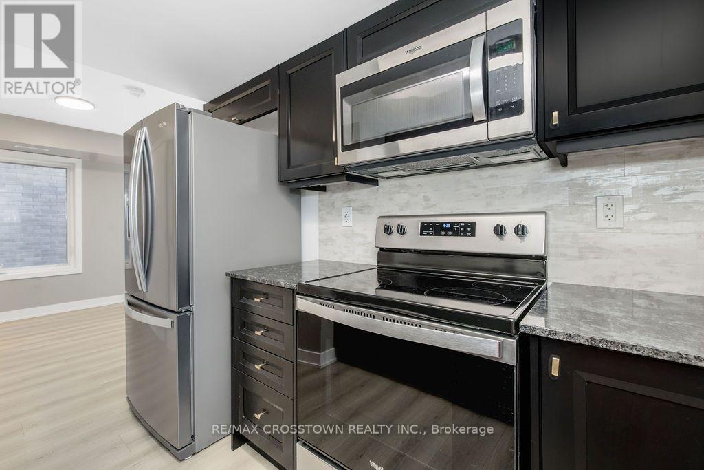 1 - 14 Pumpkin Corner Crescent, Barrie, Ontario L9J 0T6 - Photo 8 - S13703900