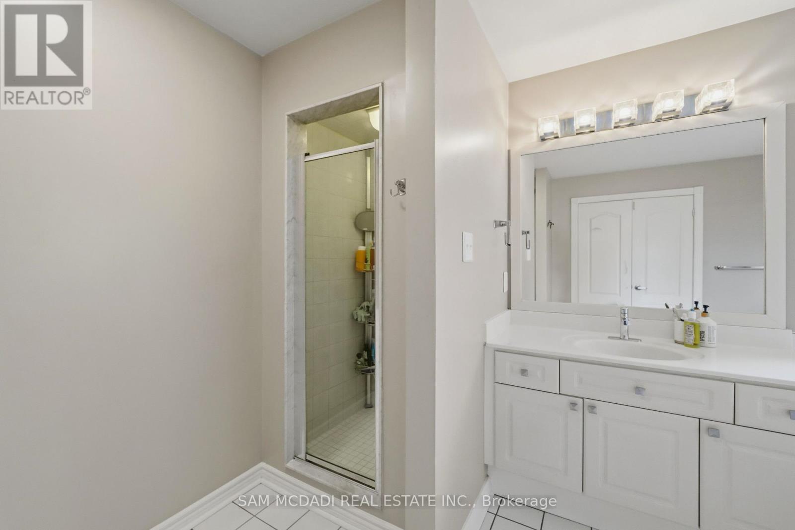 3605 Trelawny Circle, Mississauga, Ontario  L5N 6N8 - Photo 19 - W13703890