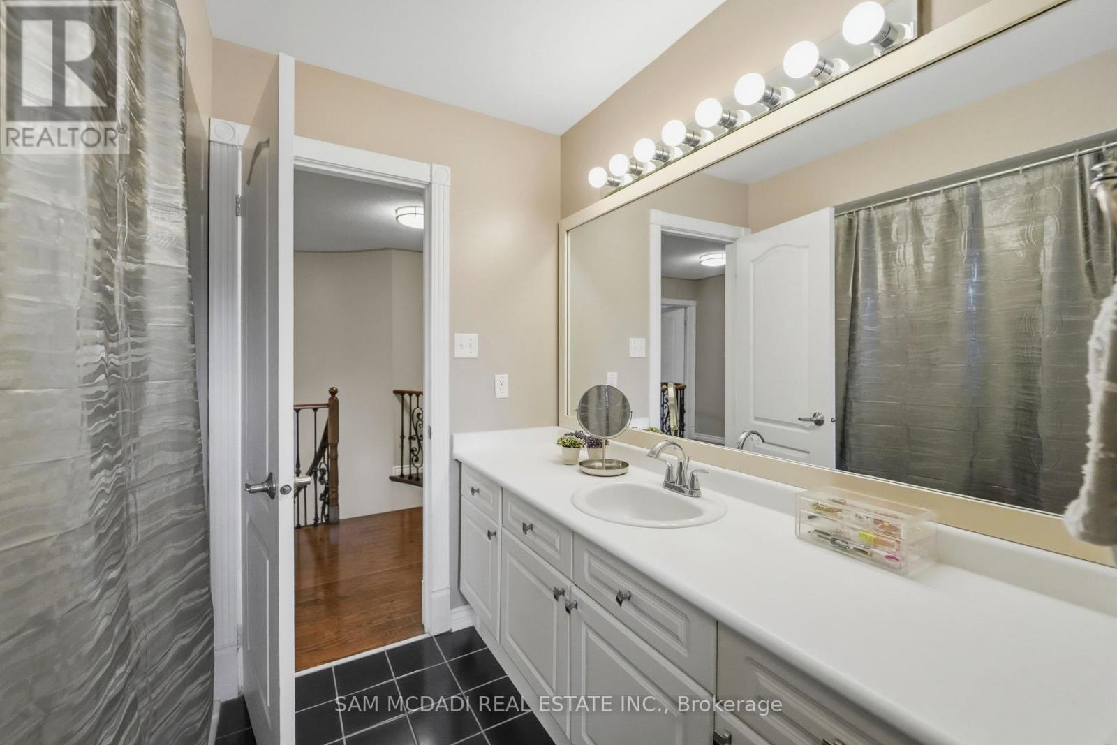 3605 Trelawny Circle, Mississauga, Ontario  L5N 6N8 - Photo 22 - W13703890