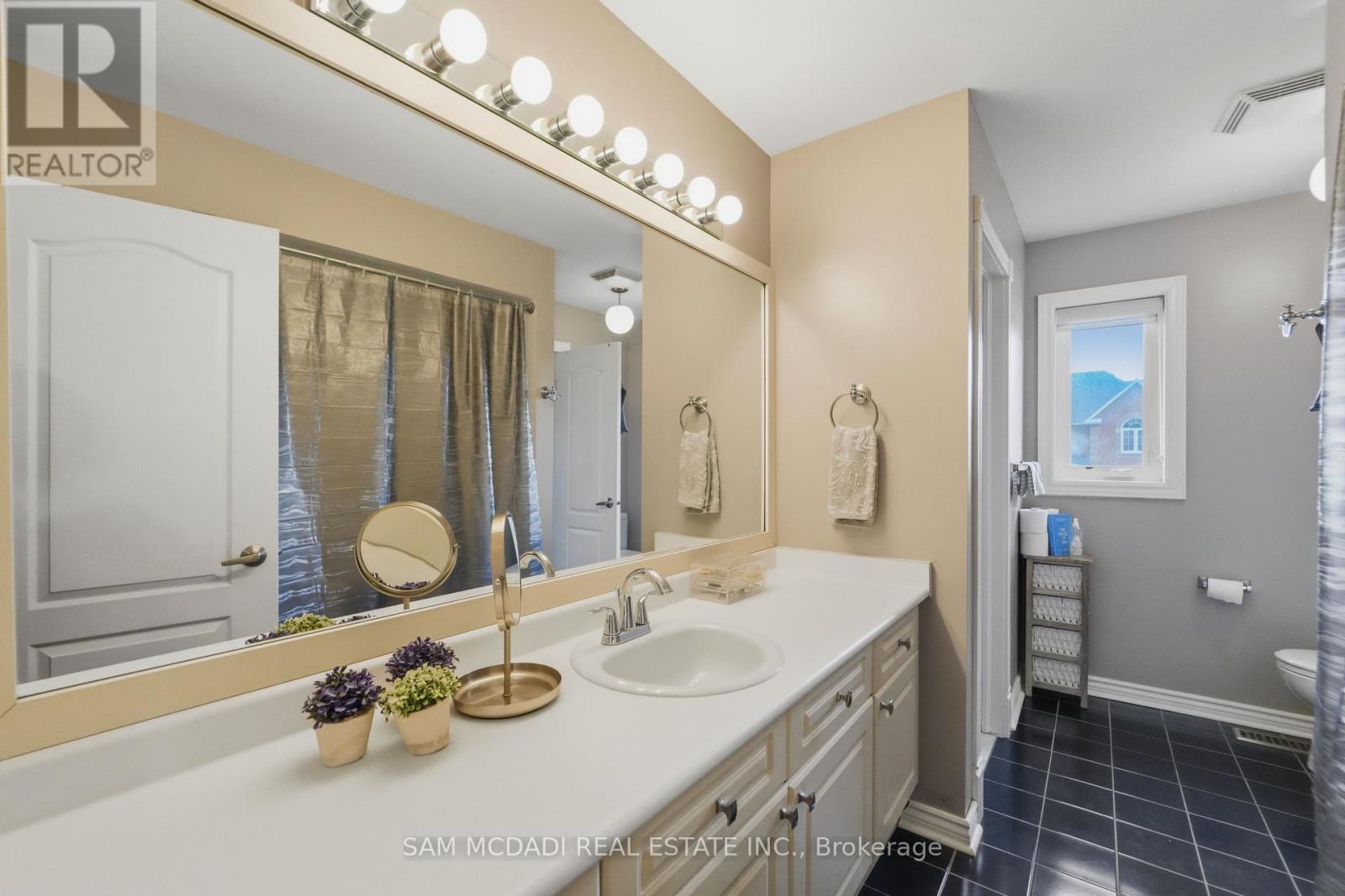 3605 Trelawny Circle, Mississauga, Ontario  L5N 6N8 - Photo 23 - W13703890
