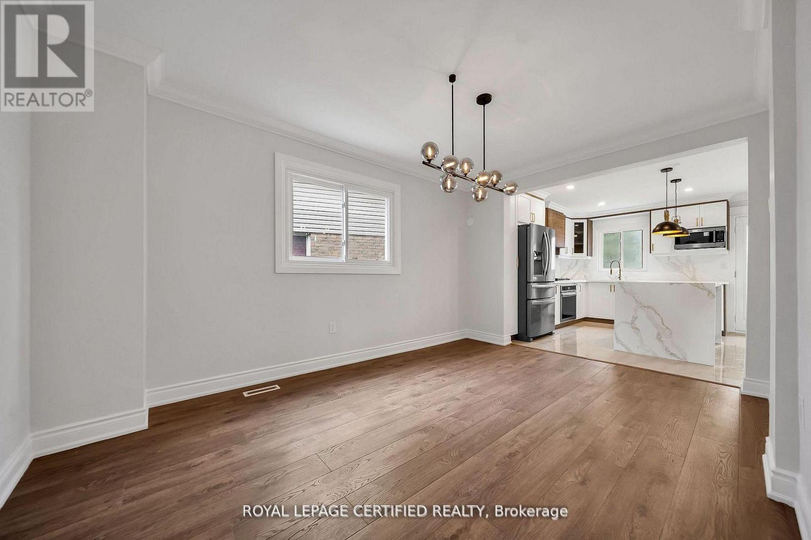 6062 Prairie Circle, Mississauga, Ontario  L5N 5C5 - Photo 7 - W13703940