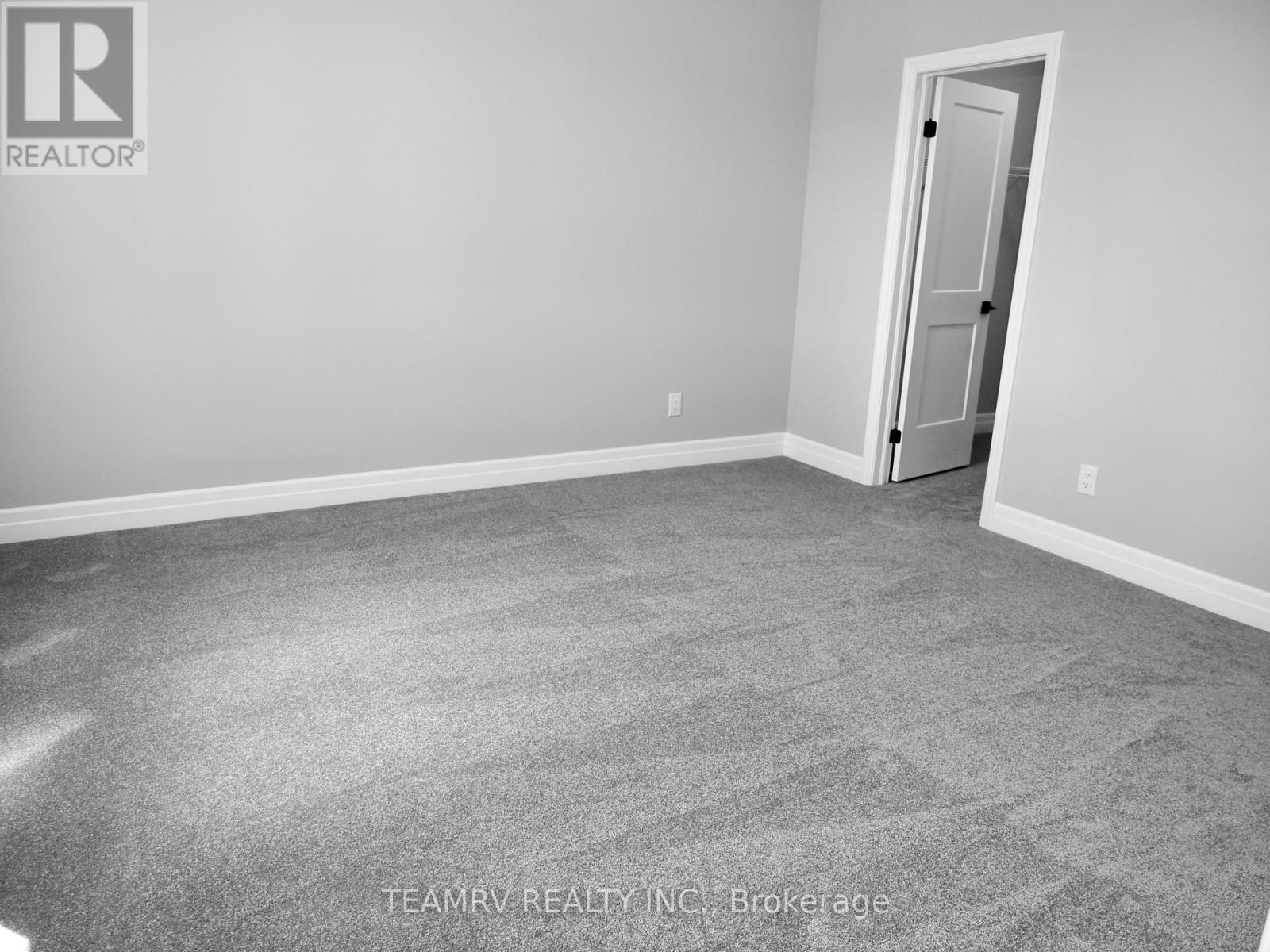 11 Sycamore Drive, Tillsonburg, Ontario  N4G 5S3 - Photo 11 - X12983488