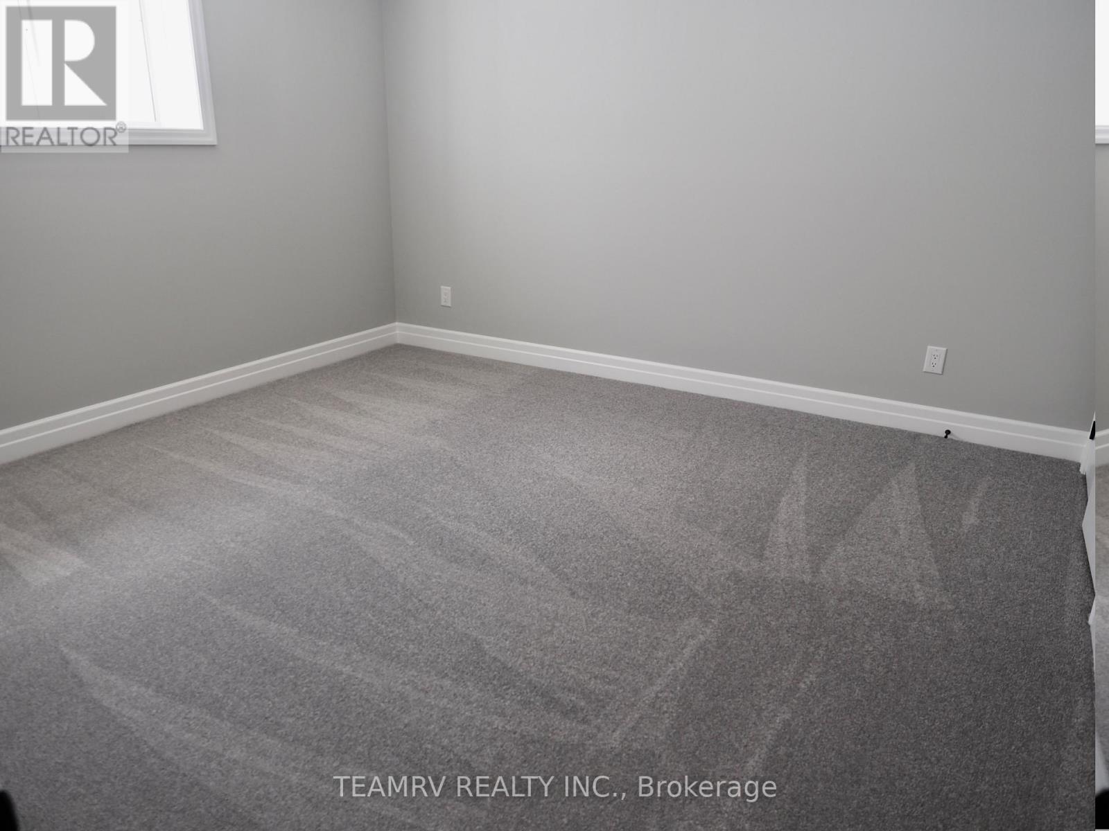 11 Sycamore Drive, Tillsonburg, Ontario  N4G 5S3 - Photo 9 - X12983488