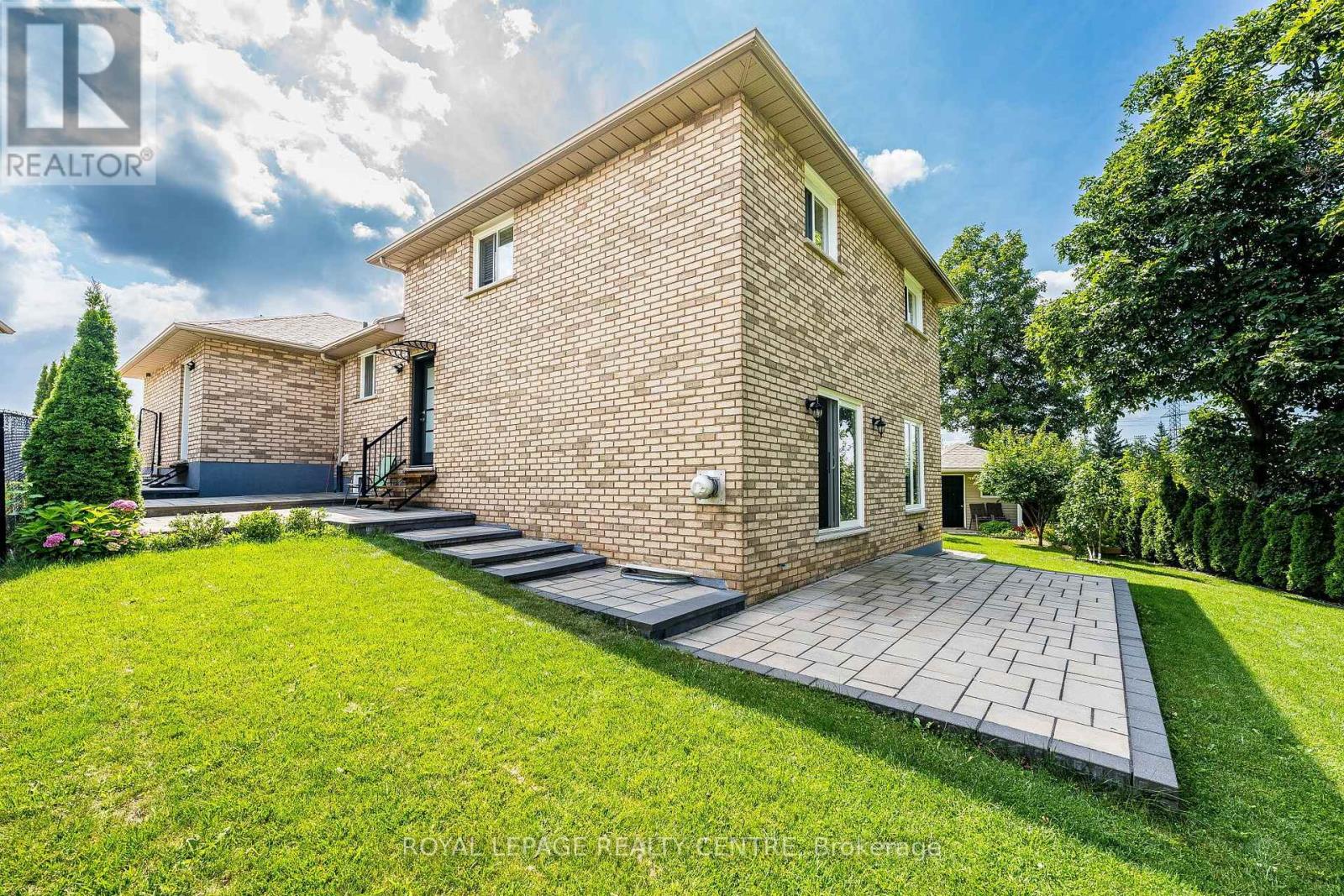 3 Vineberg Drive, Hamilton, Ontario L9B 2P6 - Photo 49 - X13703544