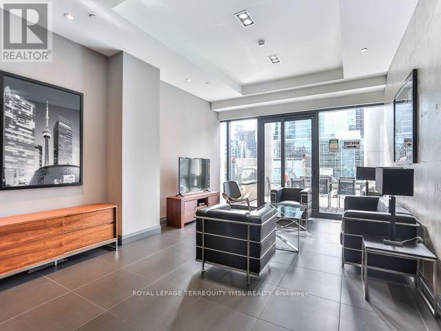 1001 - 224 King Street W, Toronto, Ontario  M5H 0A6 - Photo 12 - C13701290