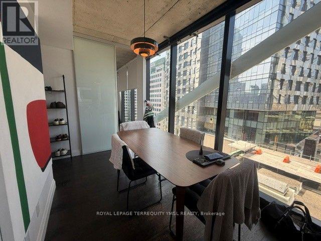 1001 - 224 King Street W, Toronto, Ontario  M5H 0A6 - Photo 13 - C13701290