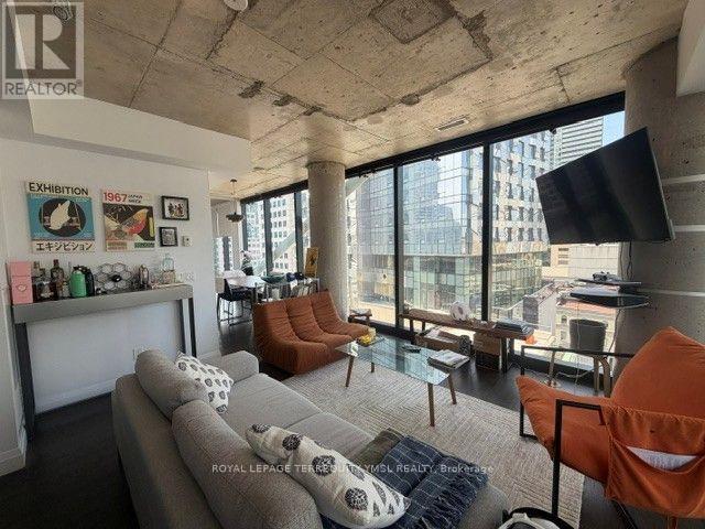 1001 - 224 King Street W, Toronto, Ontario  M5H 0A6 - Photo 11 - C13701290