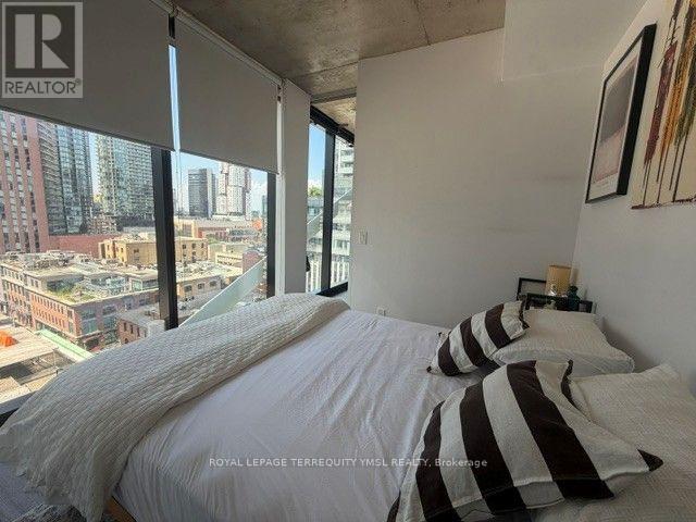 1001 - 224 King Street W, Toronto, Ontario  M5H 0A6 - Photo 19 - C13701290