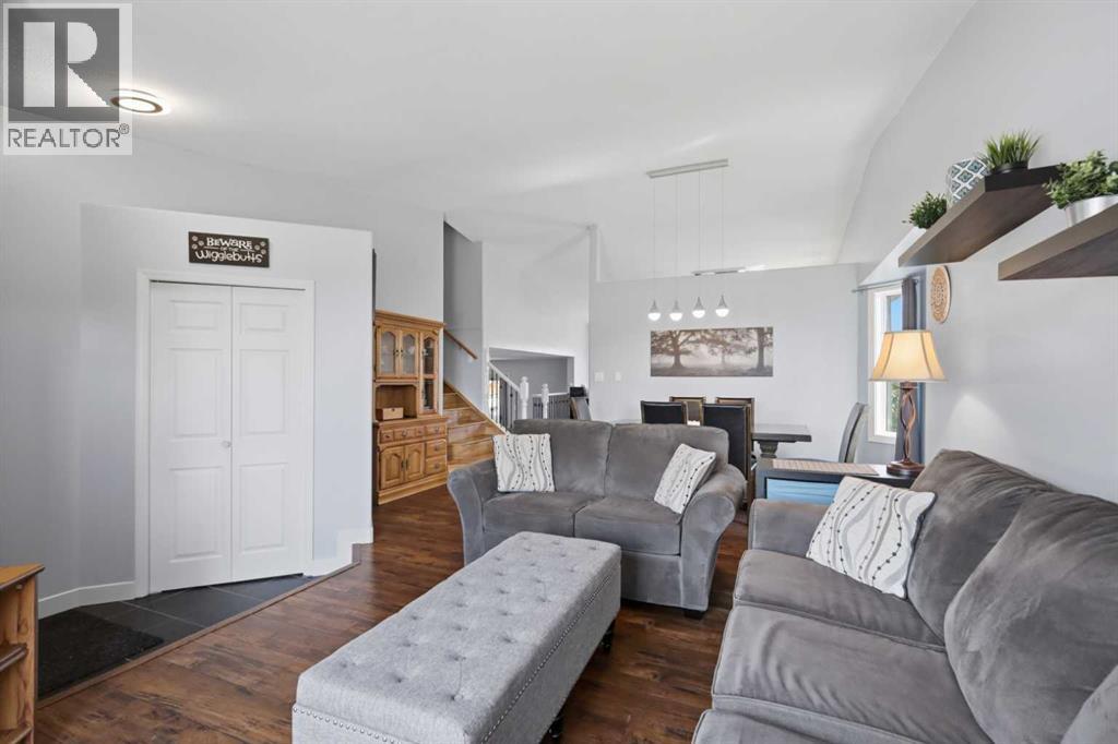 73 Duncan Crescent, Red Deer, Alberta  T4R 1W3 - Photo 6 - A2331883