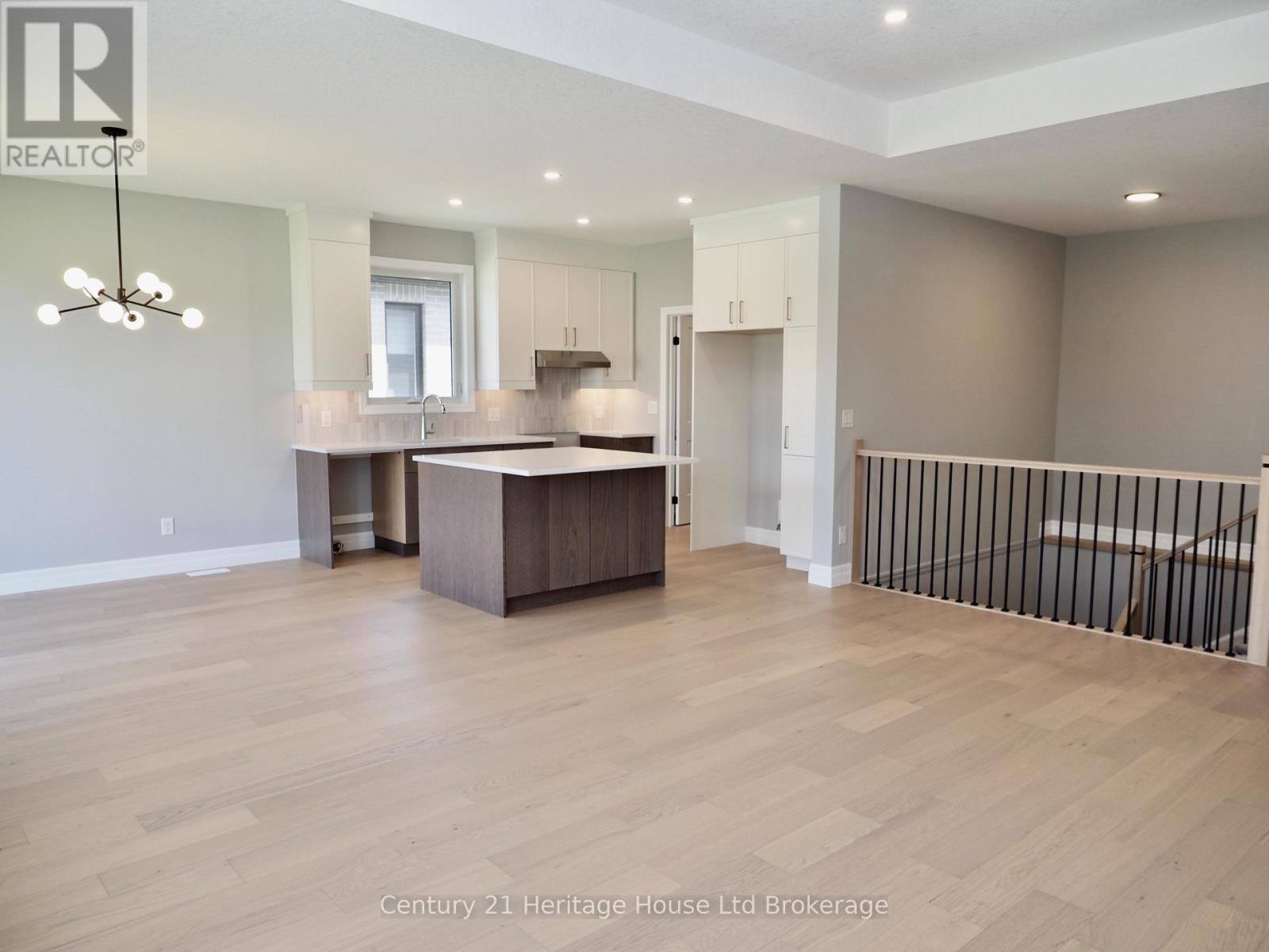 28 Sycamore Drive, Tillsonburg, Ontario  N4G 5R9 - Photo 5 - X13485520