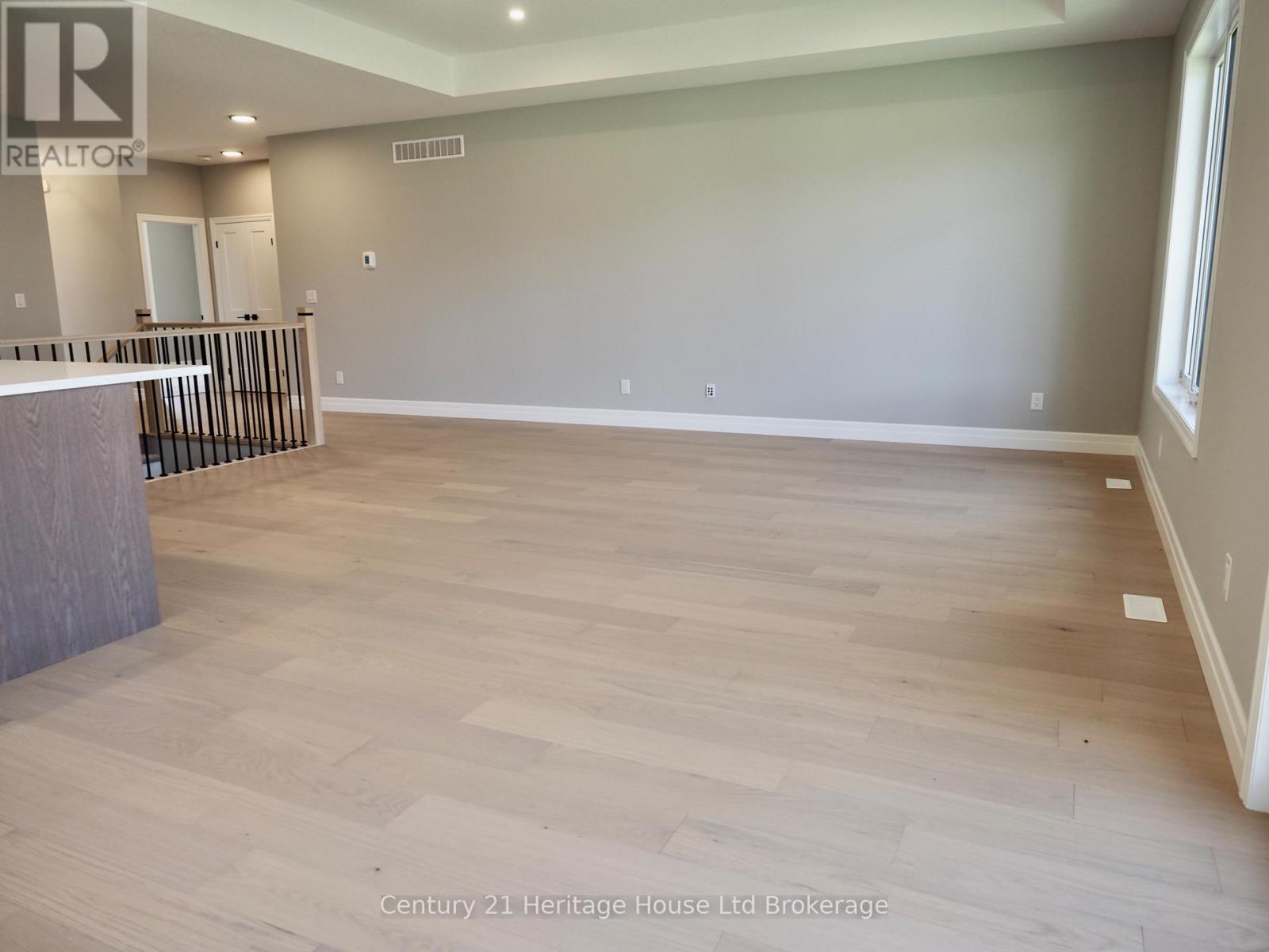 28 Sycamore Drive, Tillsonburg, Ontario  N4G 5R9 - Photo 10 - X13485520
