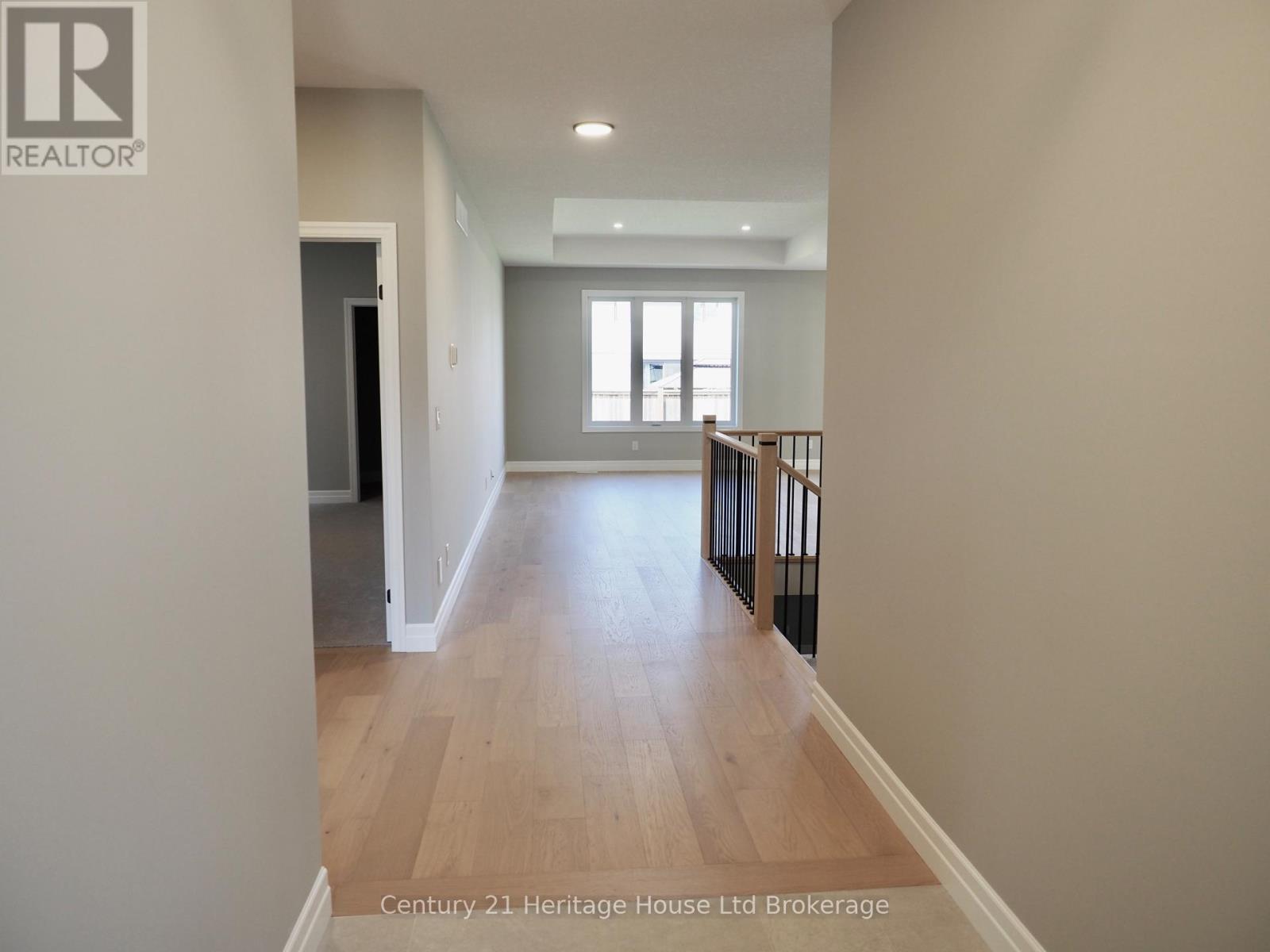 28 Sycamore Drive, Tillsonburg, Ontario  N4G 5R9 - Photo 4 - X13485520