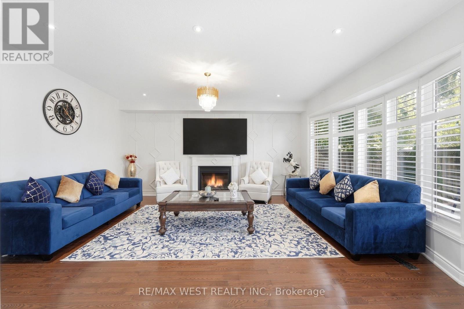 356 Robert Ferrie Drive, Kitchener, Ontario  N2P 2Y6 - Photo 4 - X13702248