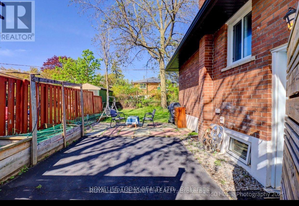6 Greyabbey Trail, Toronto, Ontario M1E 1V7 - Photo 22 - E13703976