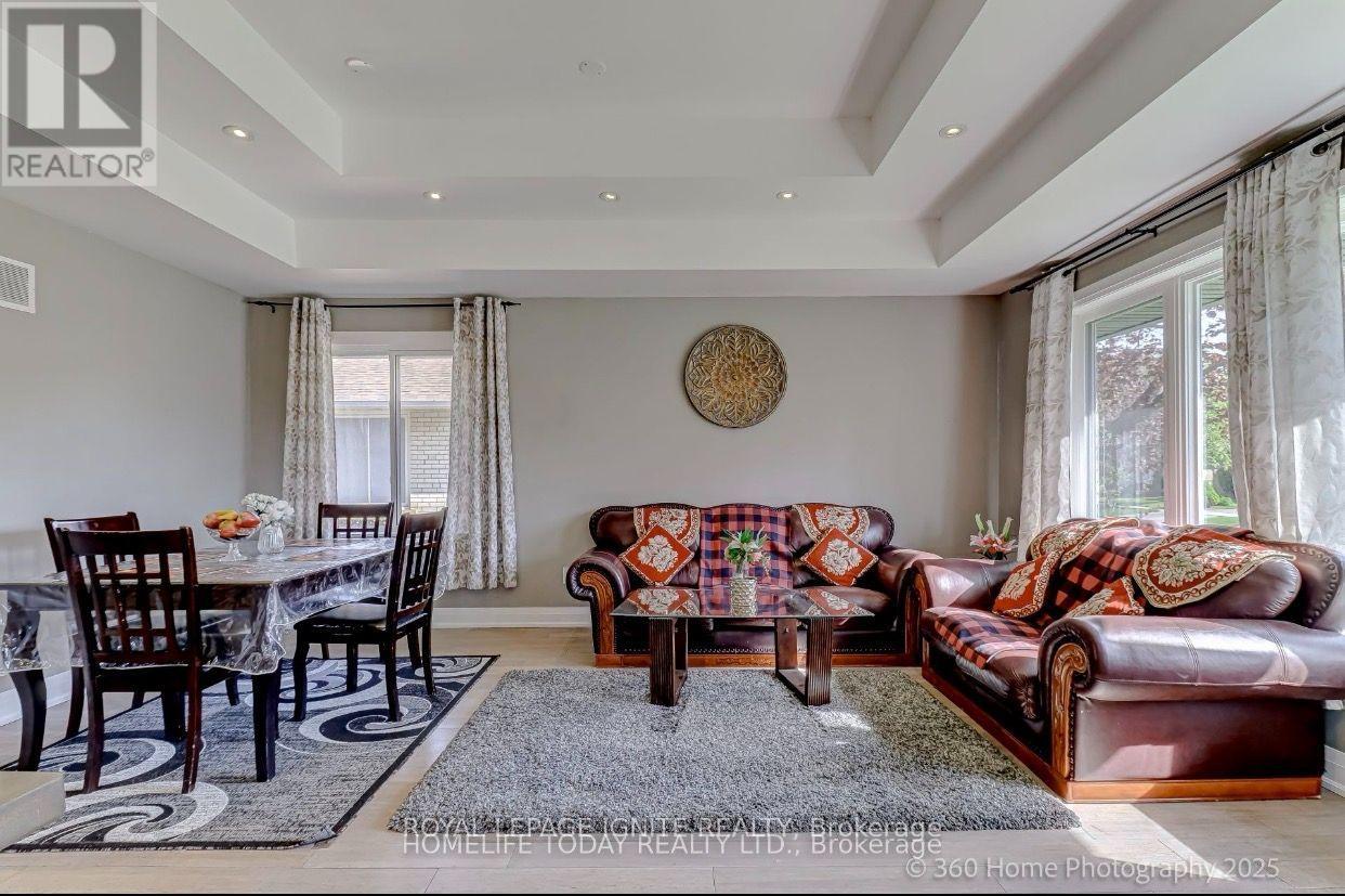 6 Greyabbey Trail, Toronto, Ontario M1E 1V7 - Photo 4 - E13703976