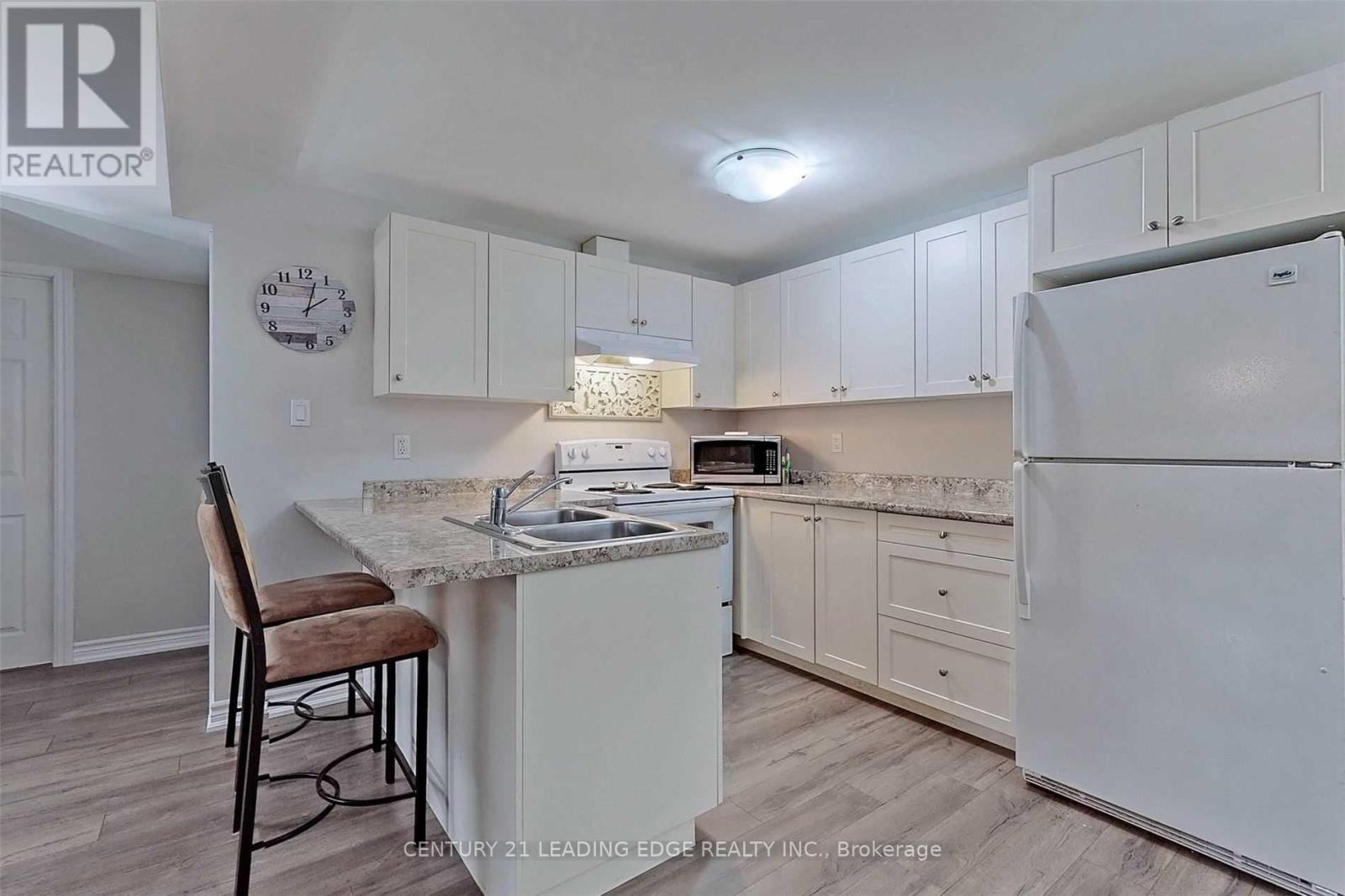 308 Elgin Street W, Oshawa, Ontario  L1J 2P3 - Photo 3 - E13703996