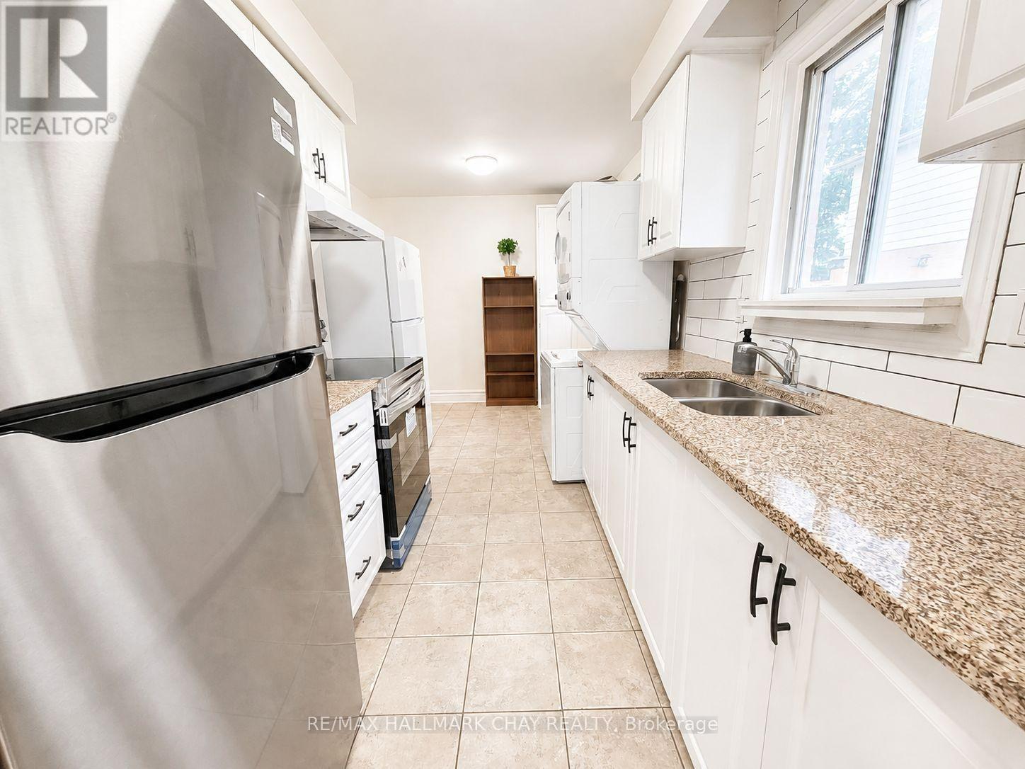 Upper - 88 B Bernick Drive, Barrie, Ontario L4M 2V6 - Photo 4 - S13703986