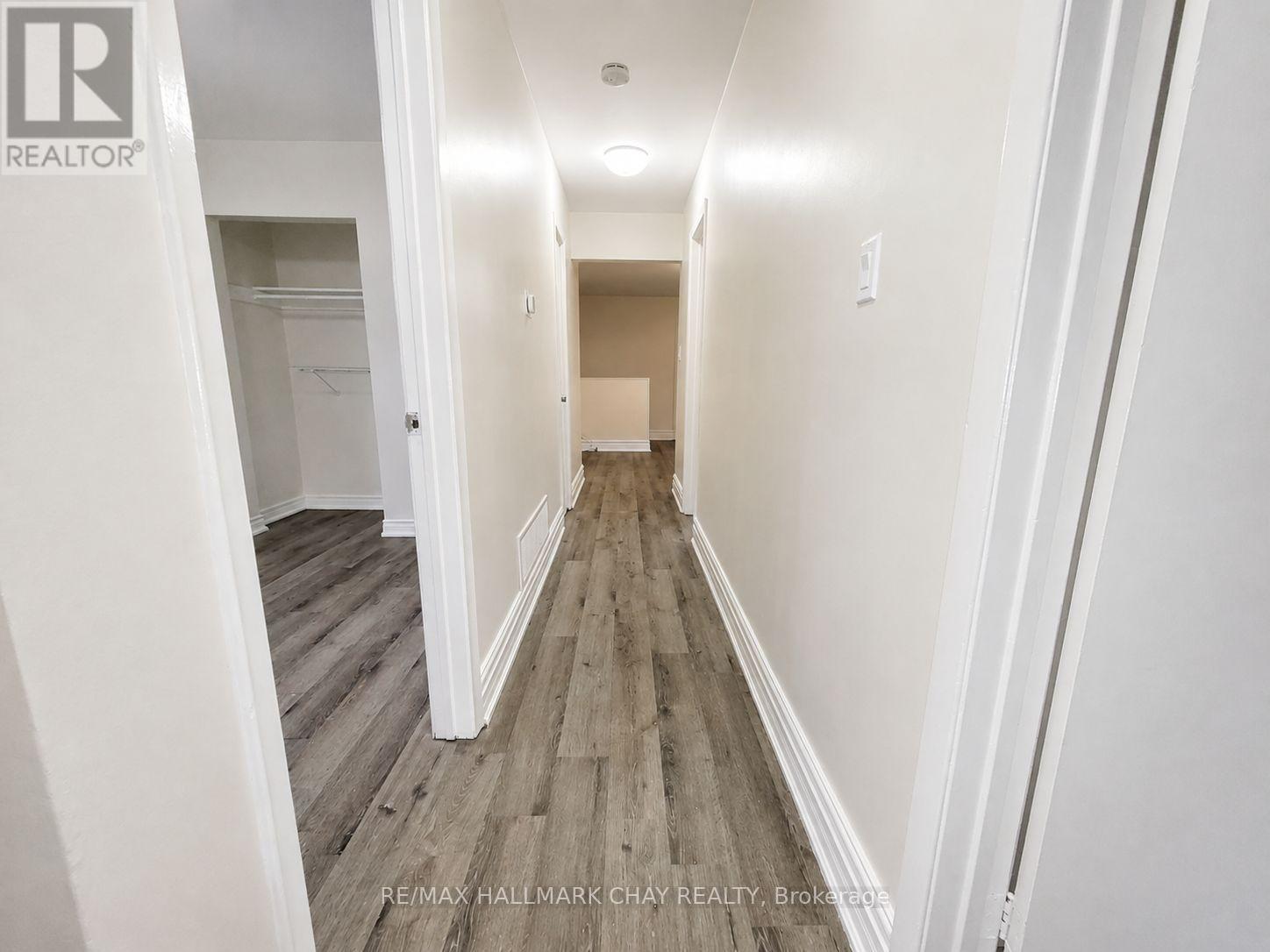 Upper - 88 B Bernick Drive, Barrie, Ontario L4M 2V6 - Photo 9 - S13703986