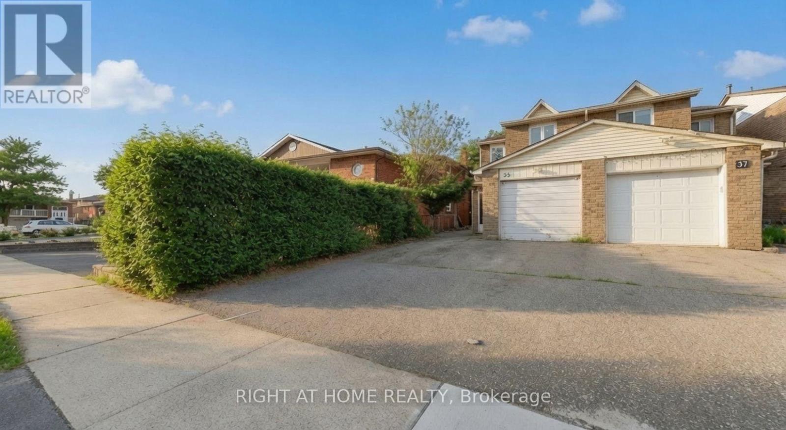 35 Chalfield Lane, Mississauga, Ontario  L4Z 1K8 - Photo 5 - W13703994