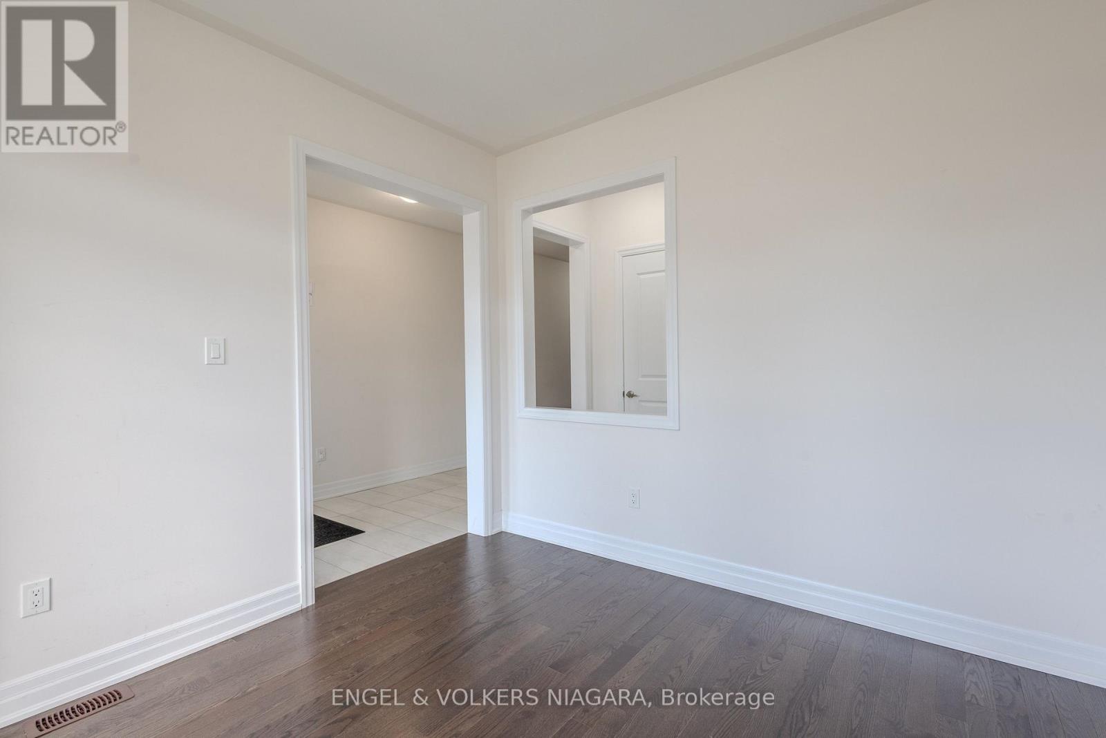 9218 White Oak Avenue, Niagara Falls, Ontario  L2G 0E9 - Photo 34 - X13703950