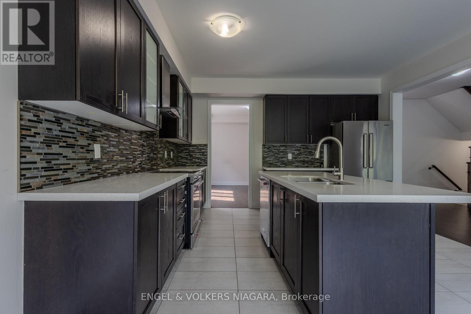 9218 White Oak Avenue, Niagara Falls, Ontario  L2G 0E9 - Photo 7 - X13703950