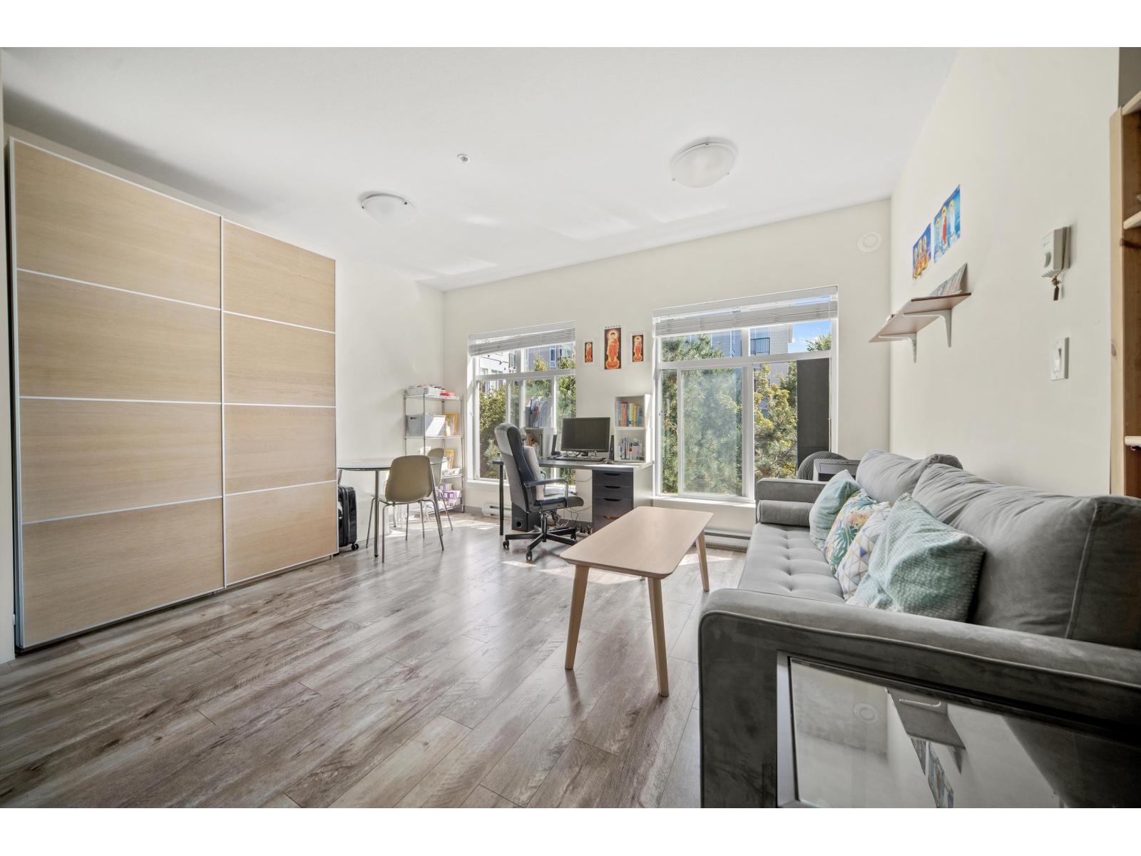 321 13728 108 Avenue, Surrey, British Columbia  V3T 0G2 - Photo 2 - R3157975