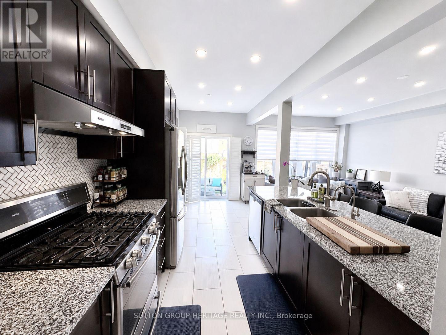 15 Clarinet Lane, Whitchurch-Stouffville, Ontario  L4A 0N8 - Photo 6 - N13702614