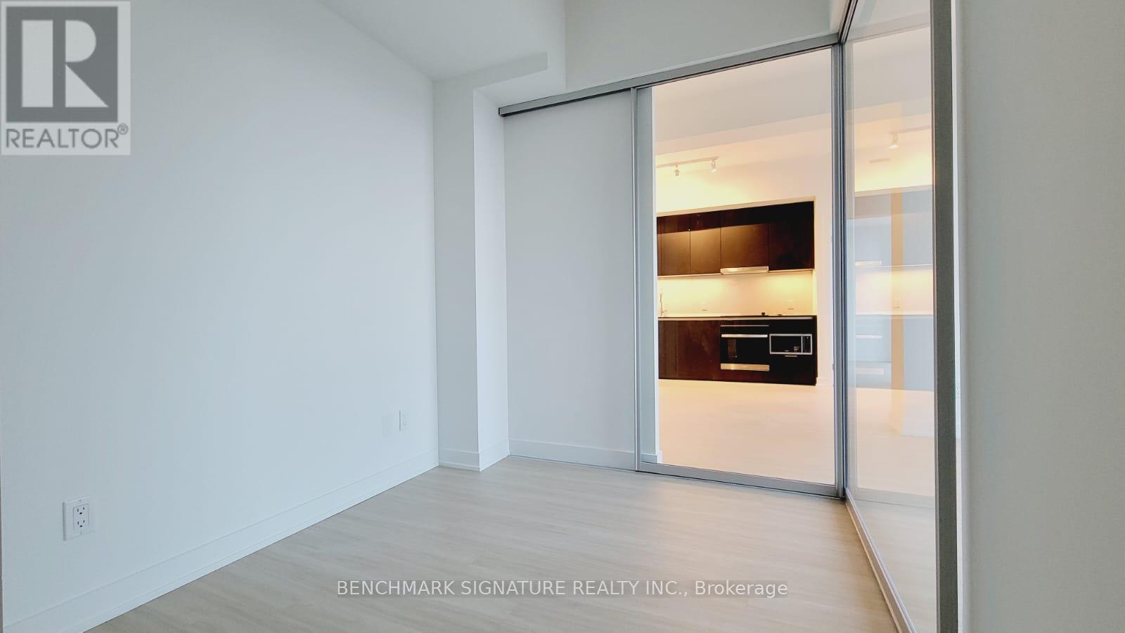 6007 - 8 Wellesley Street W, Toronto, Ontario  M4Y 0J5 - Photo 7 - C13704024