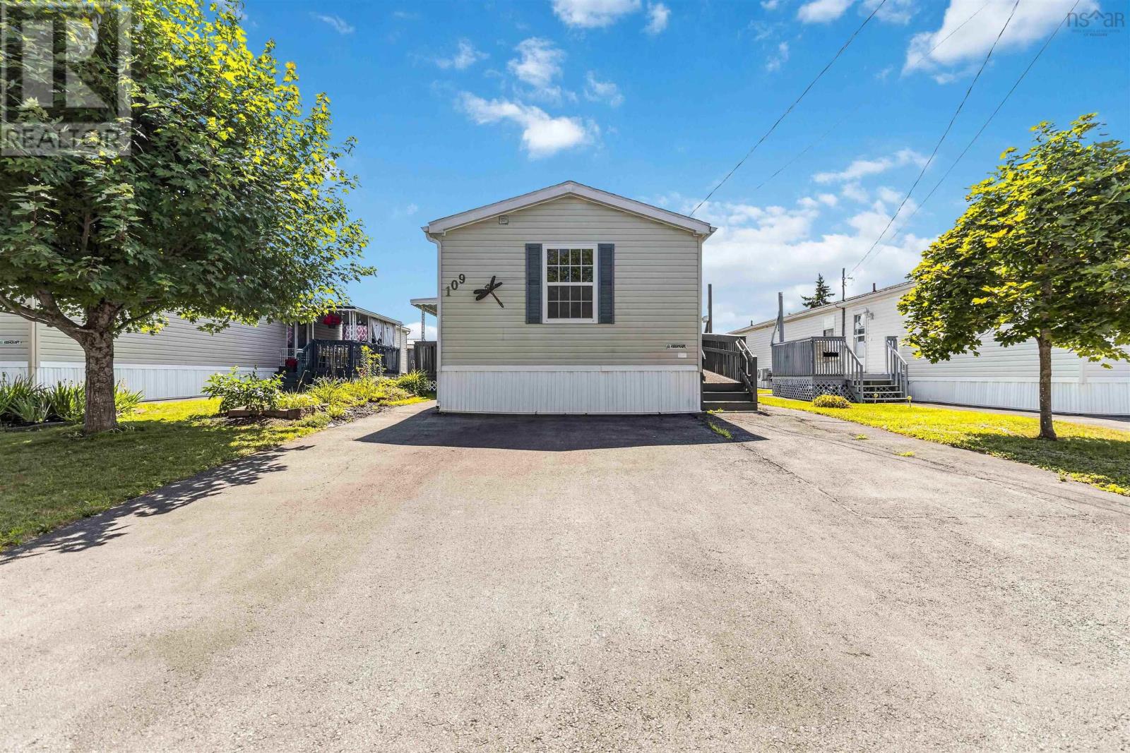 109 Sherbrooke Avenue, Bridgewater, Nova Scotia  B4V 4E9 - Photo 2 - 202620479