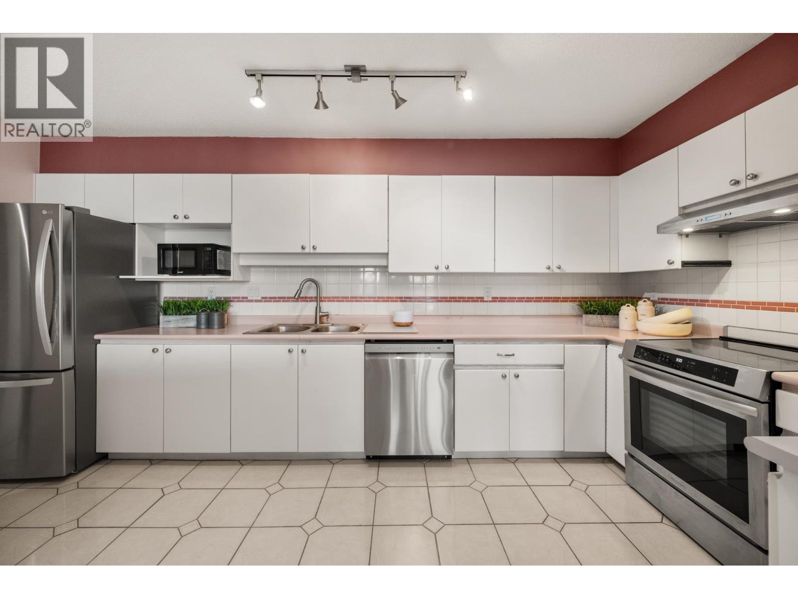1505 1235 Quayside Drive, New Westminster, British Columbia  V3M 6J5 - Photo 12 - R3150630