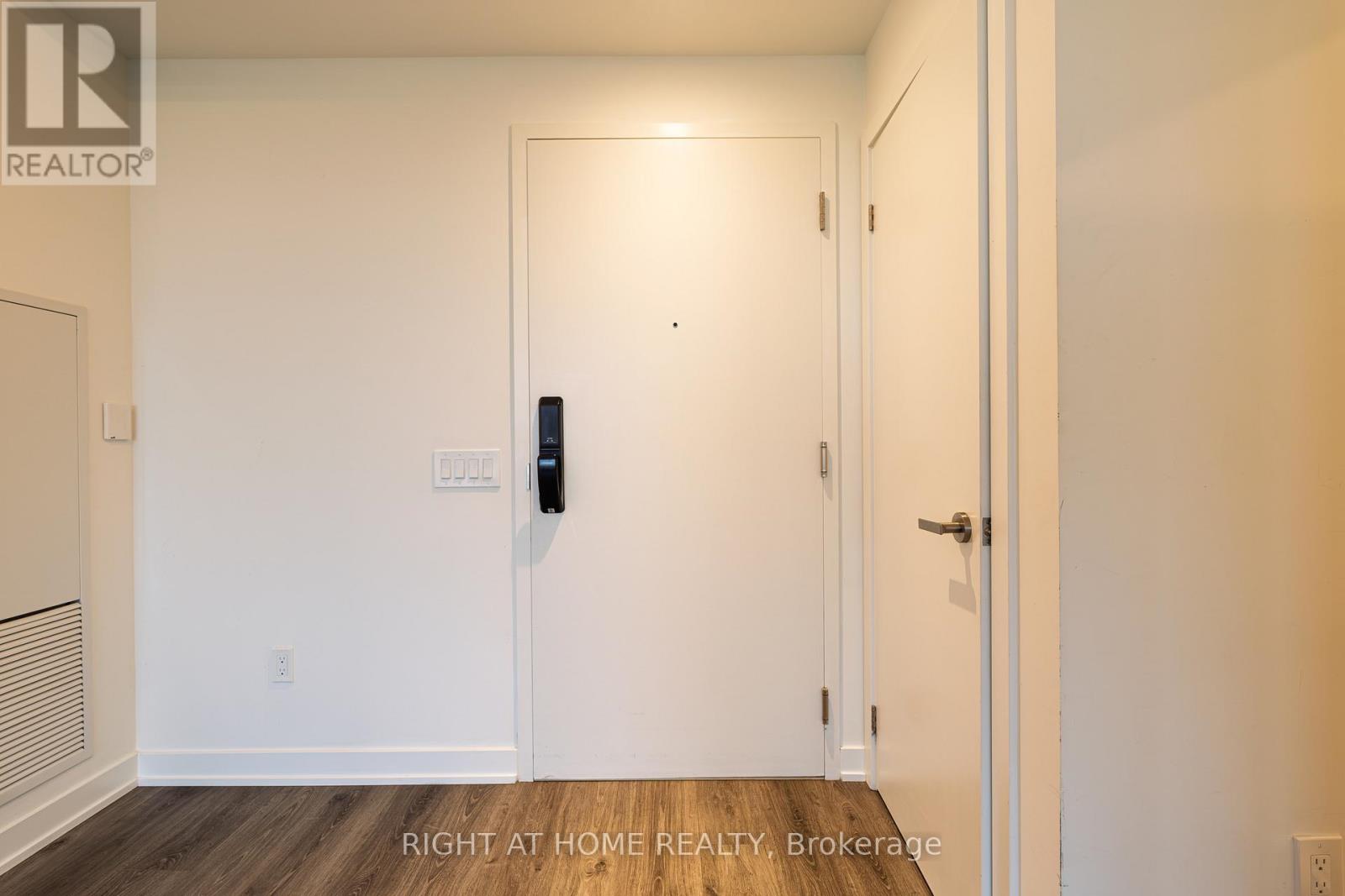 1204 - 28 Ann Street, Mississauga, Ontario  L5G 0E1 - Photo 5 - W13694632