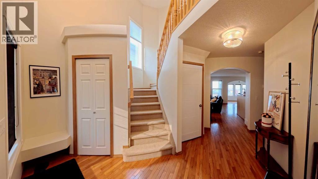 210 Panamount Hill NW, Calgary, Alberta  T3K 5P5 - Photo 5 - A2330714