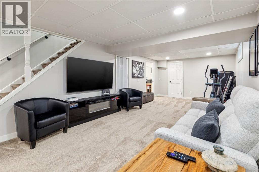 92 Woodford Drive SW, Calgary, Alberta  T2W 4C3 - Photo 35 - A2339414