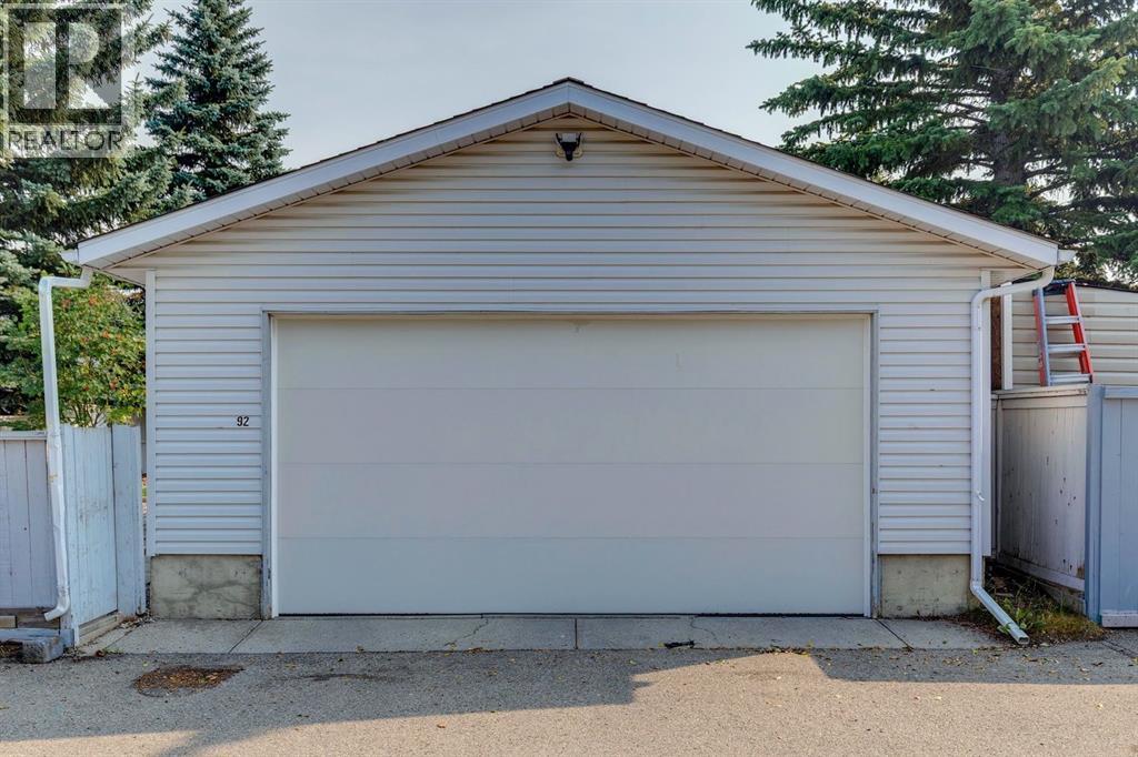 92 Woodford Drive SW, Calgary, Alberta  T2W 4C3 - Photo 47 - A2339414