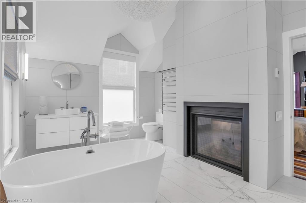 9 Cobourg Street, Stratford, Ontario  N5A 3E4 - Photo 45 - 40828171