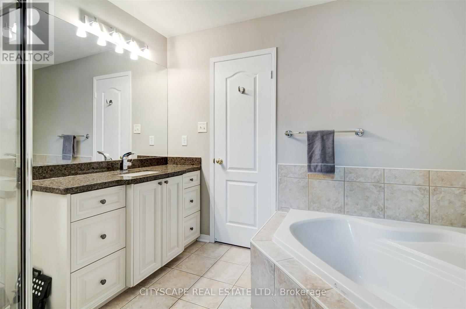 353 Sparrow Circle, Pickering, Ontario  L1V 7E6 - Photo 27 - E13704080