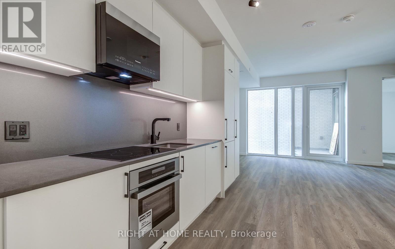 504 - 689 The Queensway, Toronto, Ontario  M8Y 0C8 - Photo 14 - W13704070