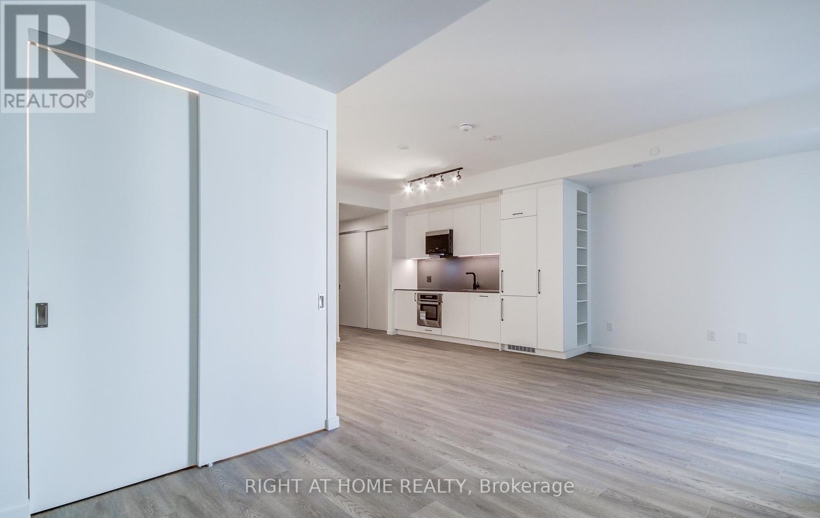 504 - 689 The Queensway, Toronto, Ontario  M8Y 0C8 - Photo 19 - W13704070