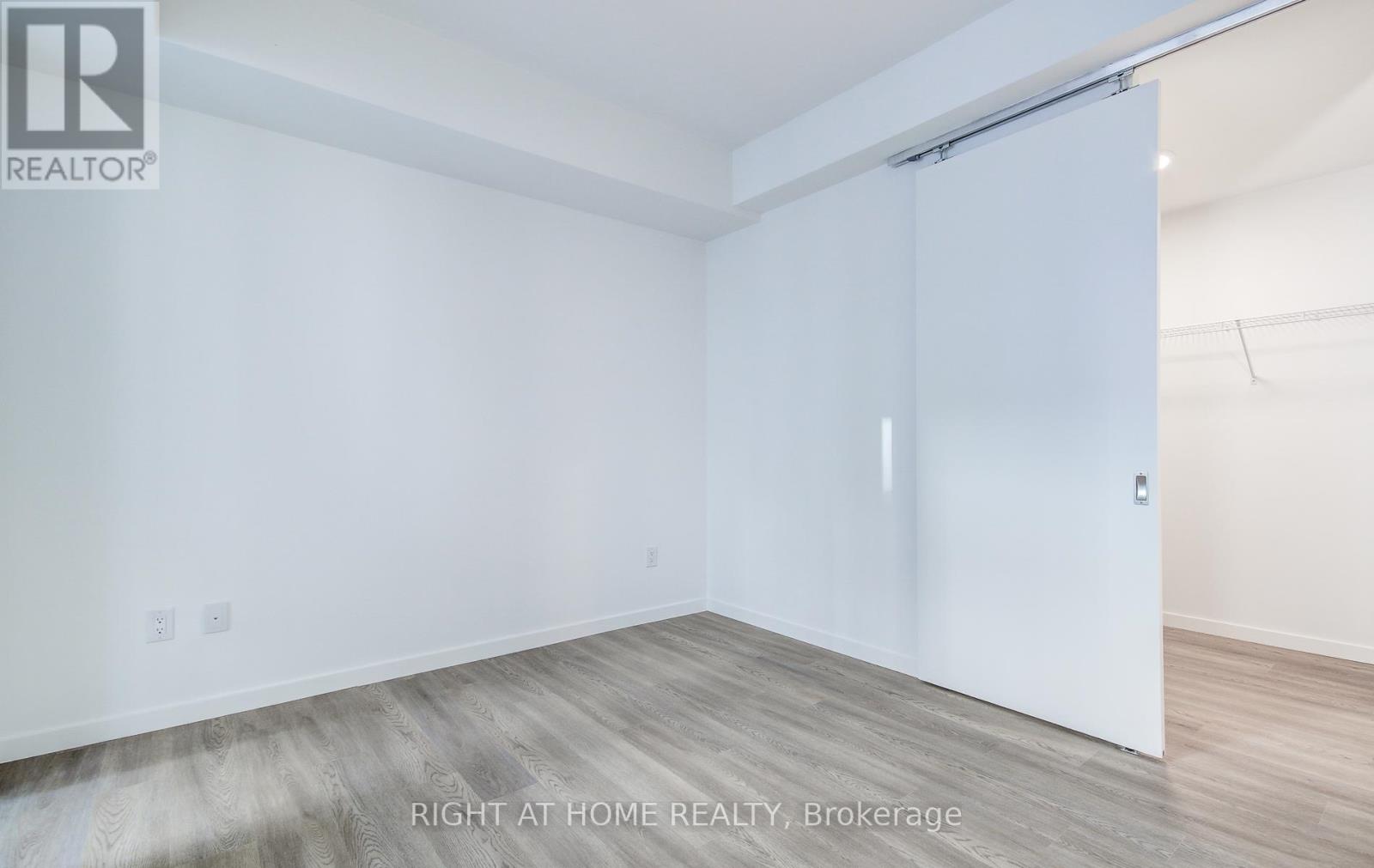 504 - 689 The Queensway, Toronto, Ontario  M8Y 0C8 - Photo 27 - W13704070
