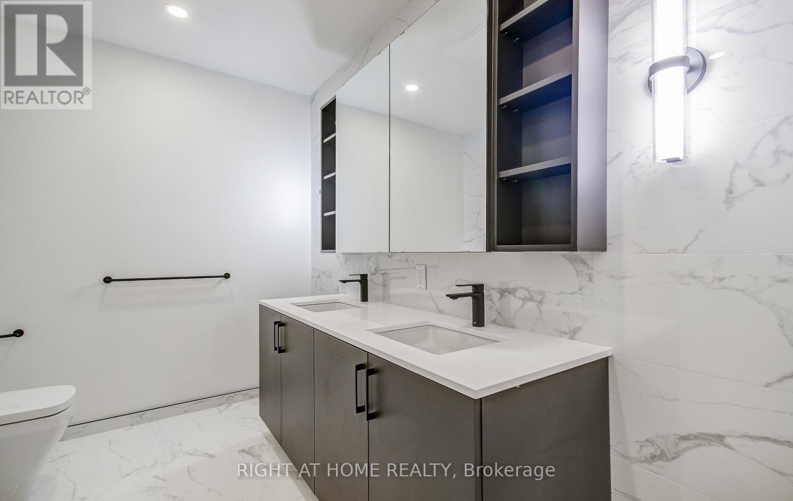 504 - 689 The Queensway, Toronto, Ontario  M8Y 0C8 - Photo 29 - W13704070