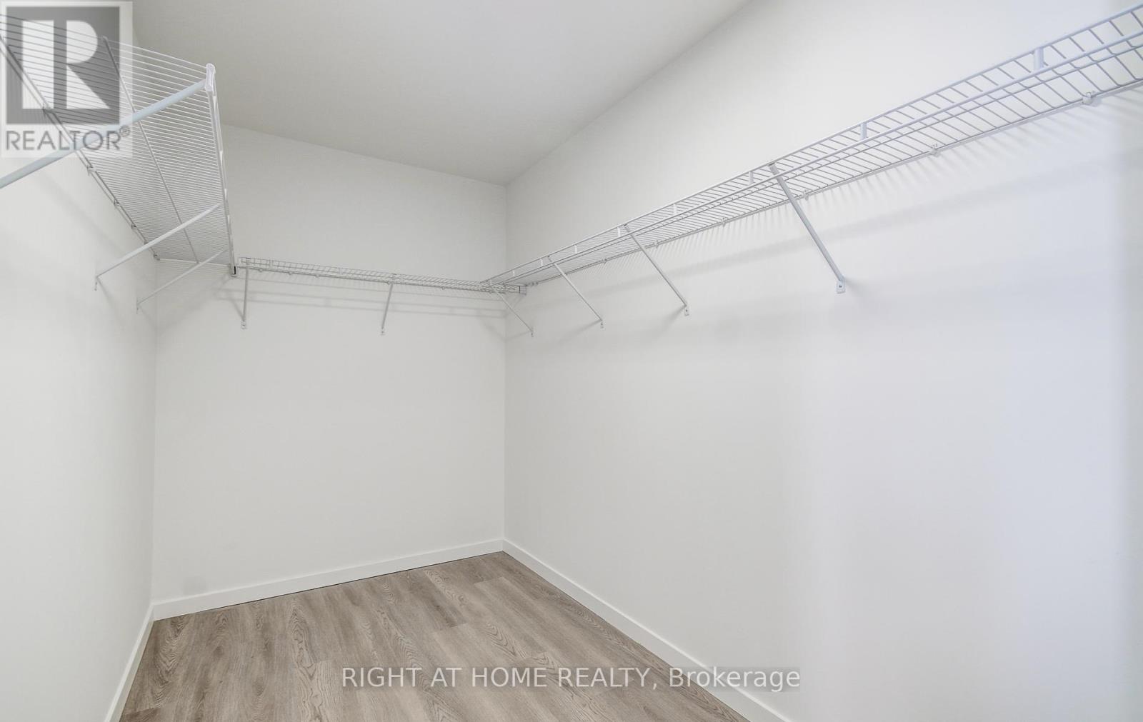 504 - 689 The Queensway, Toronto, Ontario  M8Y 0C8 - Photo 34 - W13704070