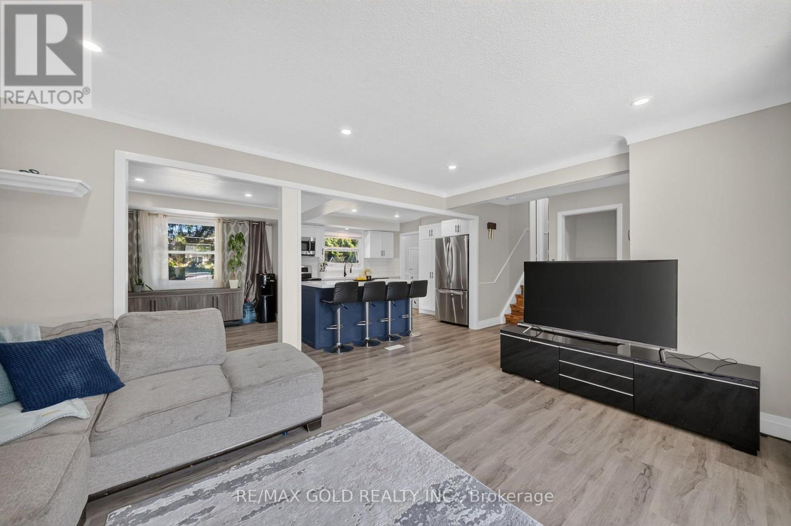 670 Grenfell Drive, London North, Ontario  N5X 2C5 - Photo 4 - X13700510