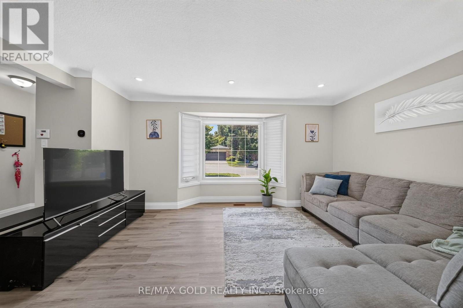 670 Grenfell Drive, London North, Ontario  N5X 2C5 - Photo 5 - X13700510