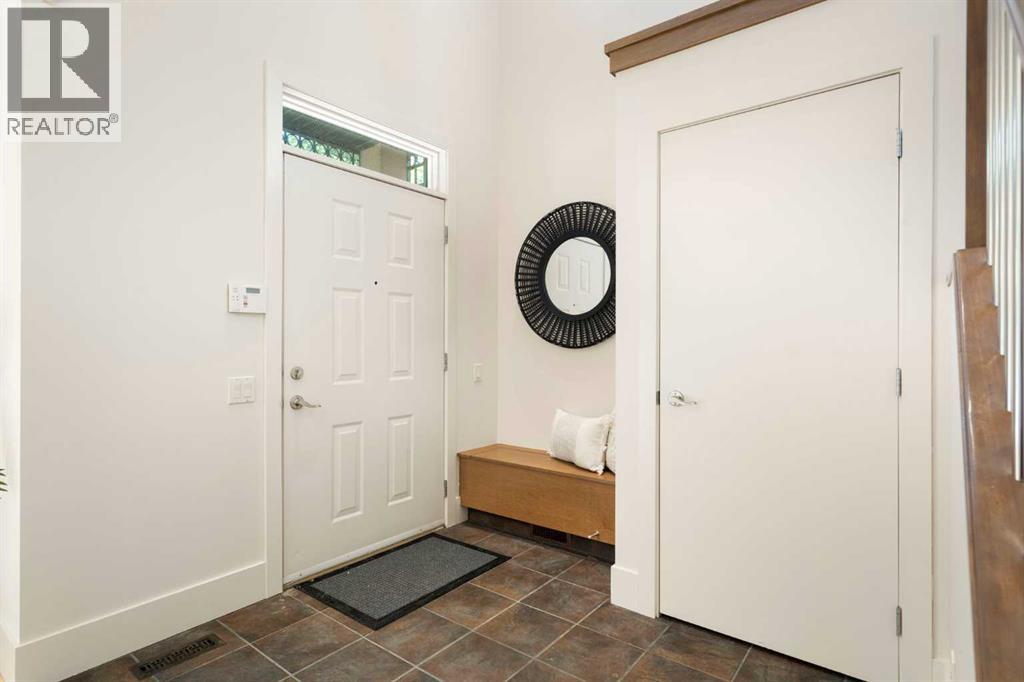515 9 Street Ne, Calgary, Alberta  T2E 4K4 - Photo 2 - A2322652