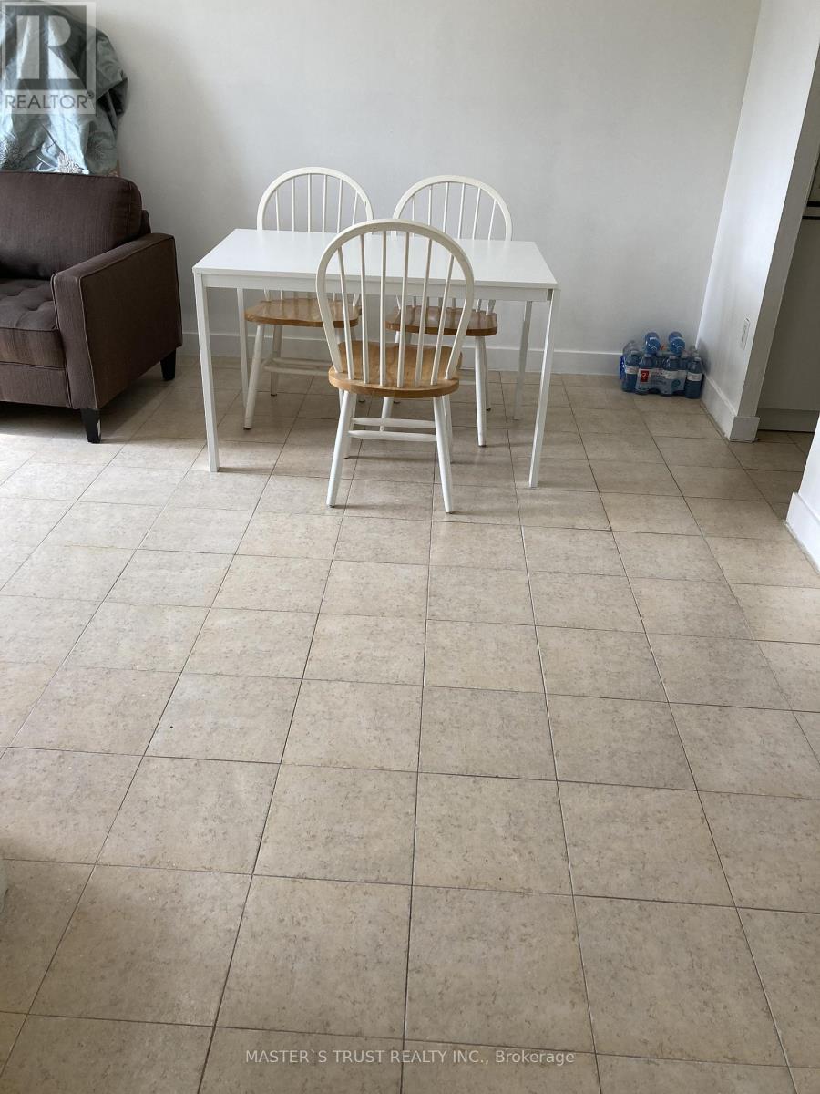 908 - 940 Caledonia Road, Toronto, Ontario M6B 3Y4 - Photo 4 - W13511476
