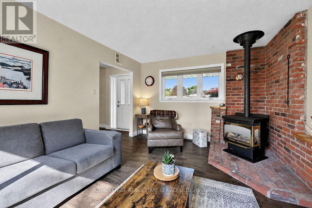 207 Camilla Crescent, Essa, Ontario  L0L 2N0 - Photo 6 - N13704134