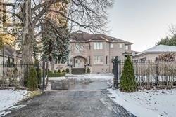 137 ARNOLD AVENUE, Vaughan, Ontario