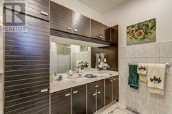 137 Arnold Avenue, Vaughan, Ontario  L4J 1B8 - Photo 5 - N13704136