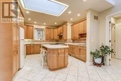 137 Arnold Avenue, Vaughan, Ontario  L4J 1B8 - Photo 6 - N13704136