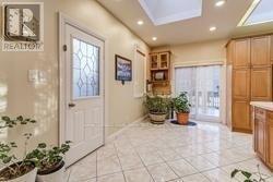 137 Arnold Avenue, Vaughan, Ontario  L4J 1B8 - Photo 7 - N13704136
